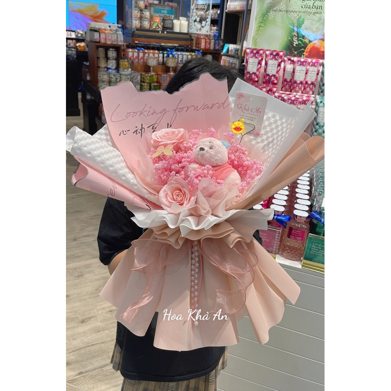 Bó Hoa Sáp Kèm Bé Gấu Pooh Pink